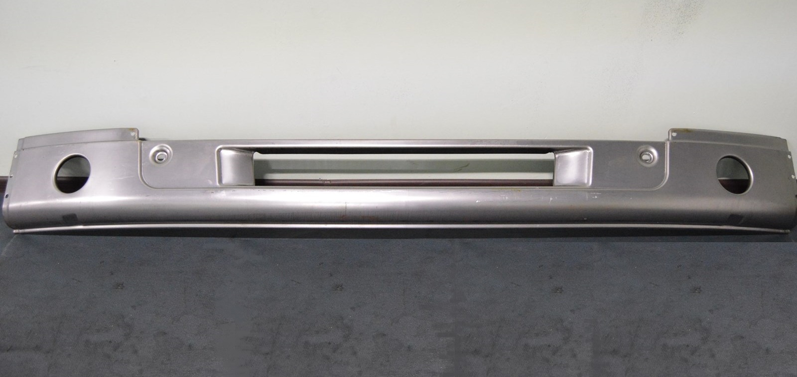 купить Бампер нижний  643019 (центральная часть) металл