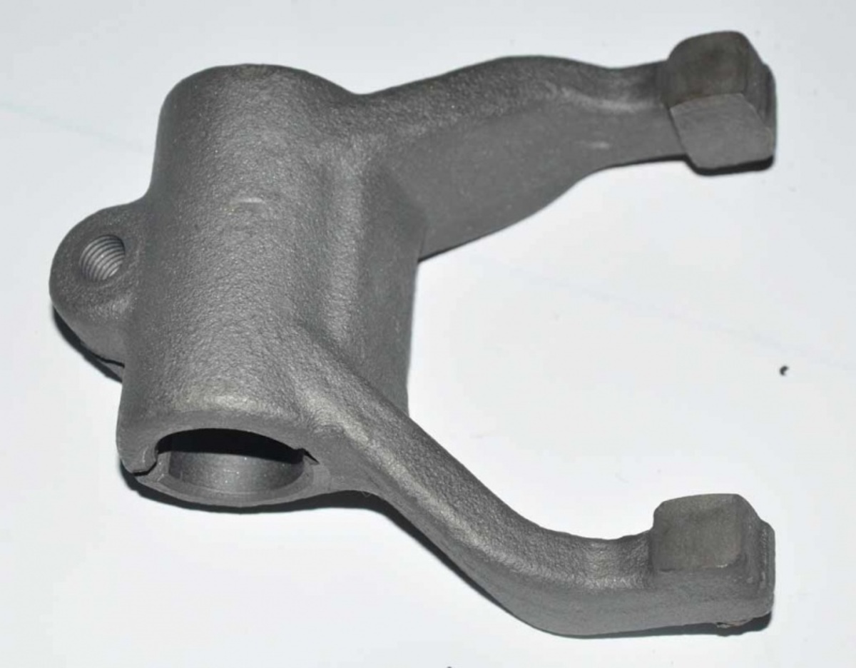 купить Вилка включения сцепления КПП-154 / ПАО КамАЗ / с разбора