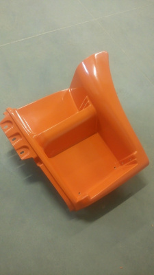 Щиток подножки левый 6520 / РИАТ / ОРАНЖЕВЫЙ - фото, внешний вид